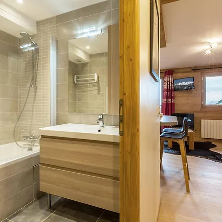 Renove A Meribel, Proche Pistes, Balcon, 4 Couchages - Fr-1-355-108 * Méribel